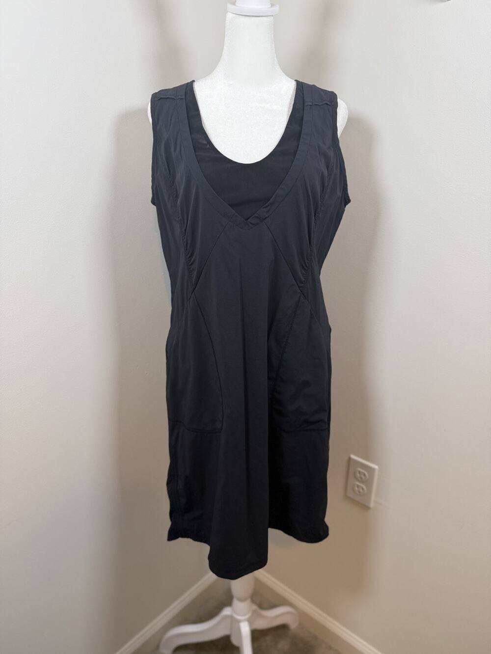 Indyeva Liike III Athletic Dress Activewear Outdoor Travel Sz Medium Athleisure